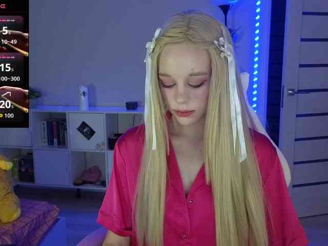 GingerSnapDoll webcam