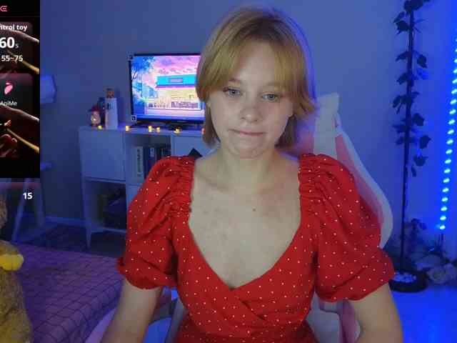 GingerSnapDoll webcam