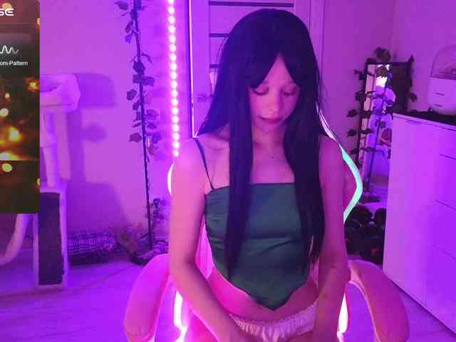 GingerSnapDoll webcam