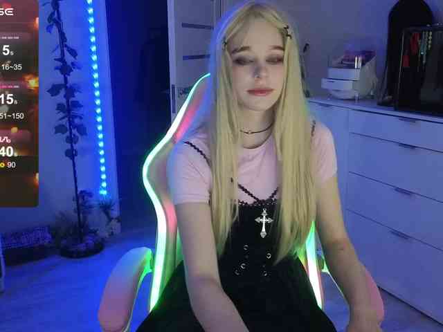 GingerSnapDoll webcam