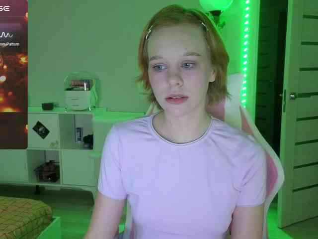 GingerSnapDoll webcam
