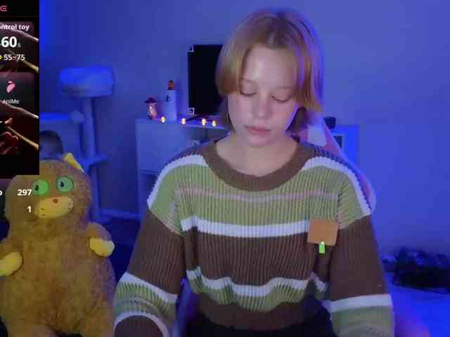 GingerSnapDoll webcam