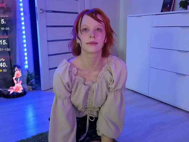 GingerSnapDoll webcam