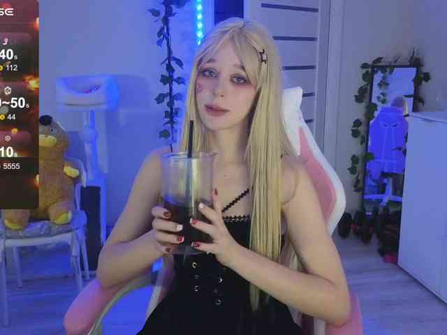 GingerSnapDoll webcam