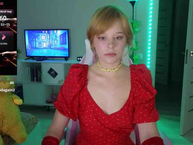 GingerSnapDoll webcam