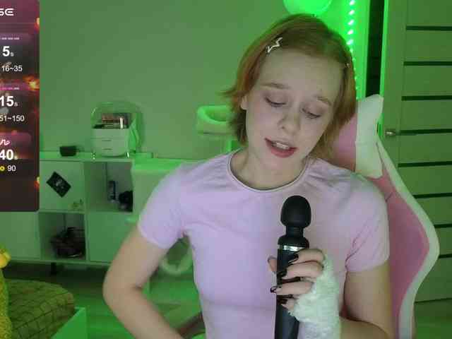 GingerSnapDoll webcam