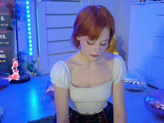 GingerSnapDoll webcam