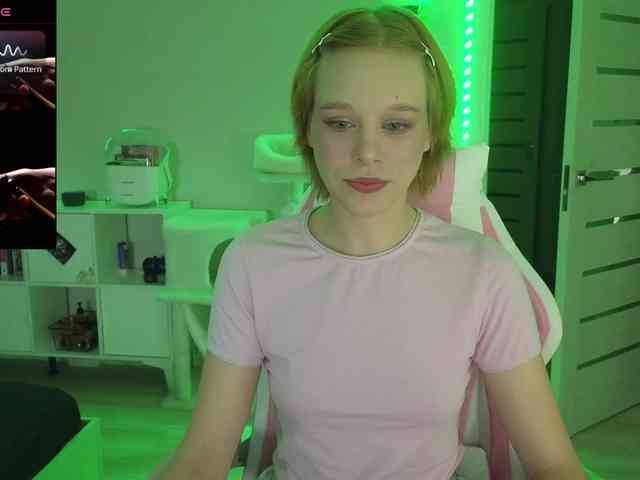 GingerSnapDoll webcam