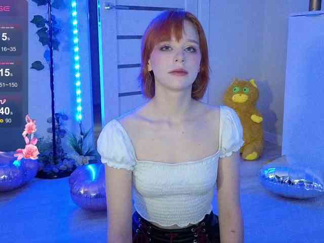 GingerSnapDoll webcam