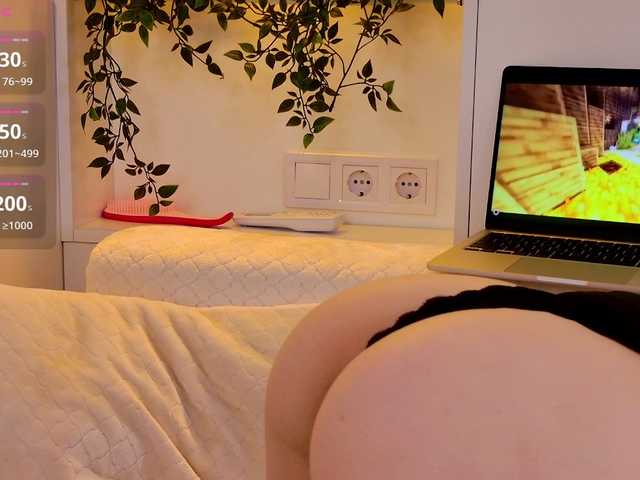 HoneyAhegao live cam on BongaCams