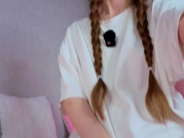 HoneyAhegao's BongaCams show and profile