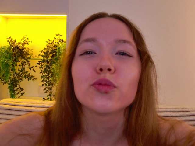 HoneyAhegao live cam on BongaCams