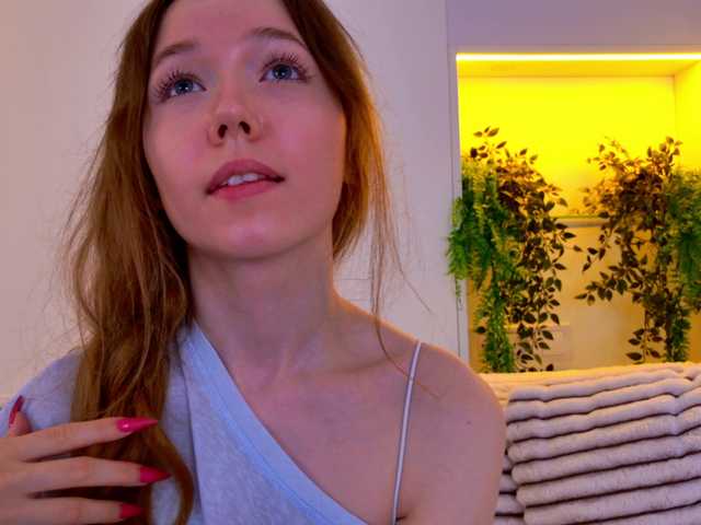 HoneyAhegao live cam on BongaCams