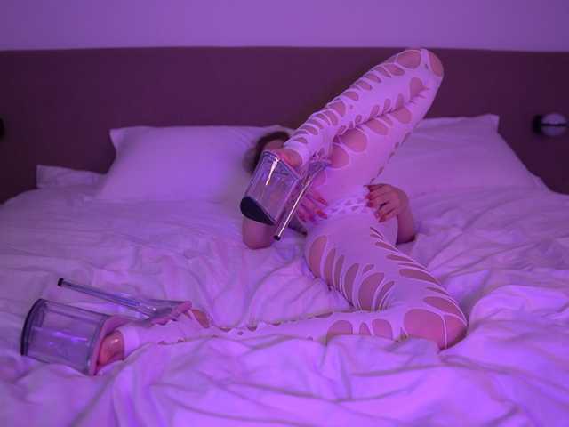 HoneyAhegao live cam on BongaCams