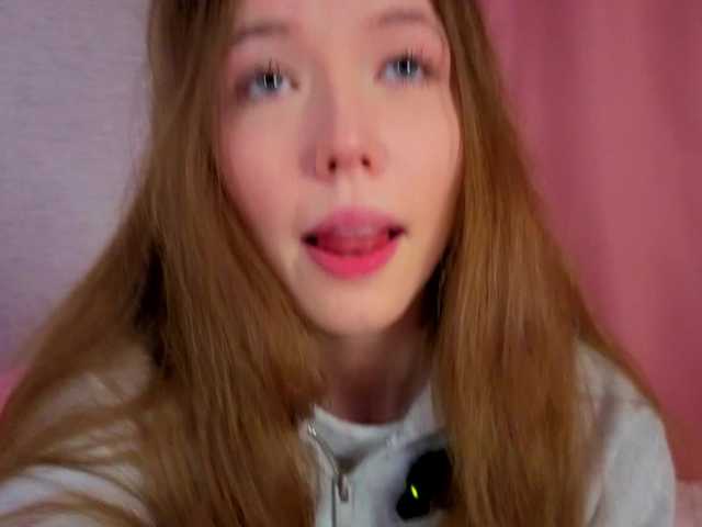 HoneyAhegao's BongaCams show and profile