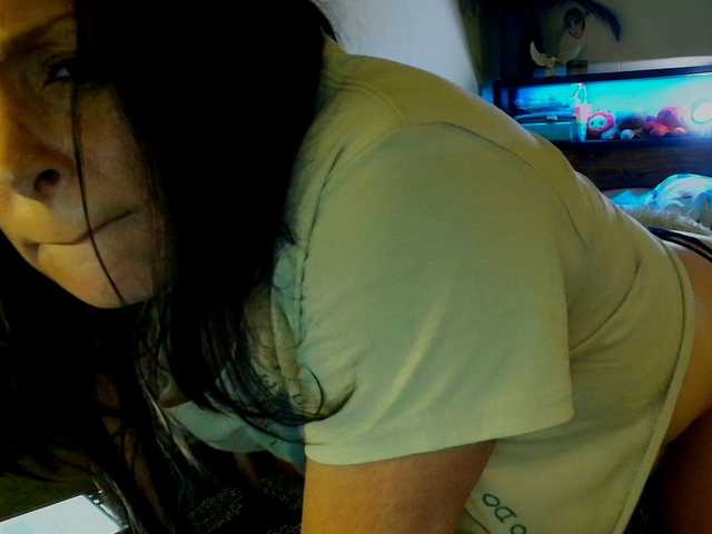 Bambi-40 live cam on BongaCams