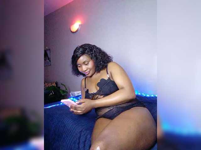 Sexylasha live cam on BongaCams