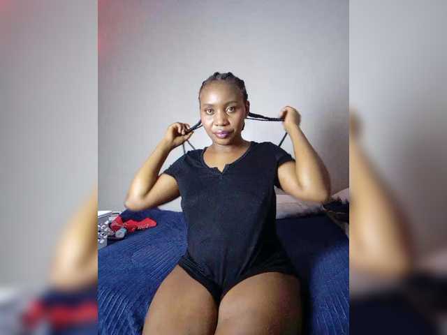 Sexylasha live cam on BongaCams
