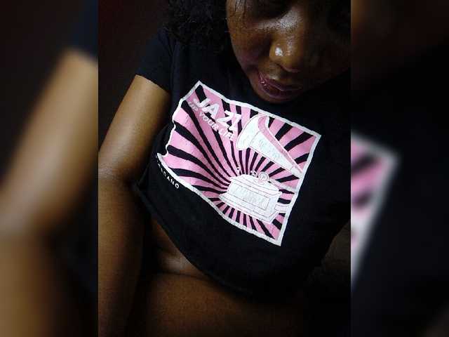 Sexylasha live cam on BongaCams