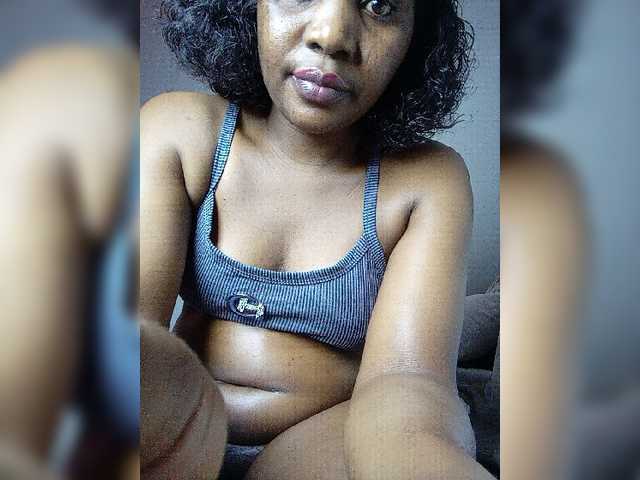Sexylasha live cam on BongaCams