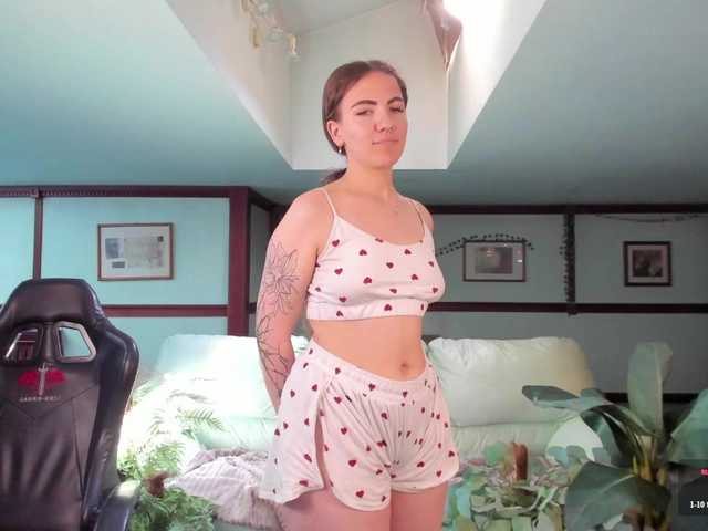 KiraRustle live cam on BongaCams