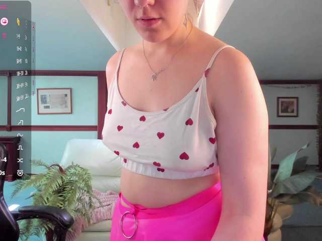 KiraRustle live cam on BongaCams