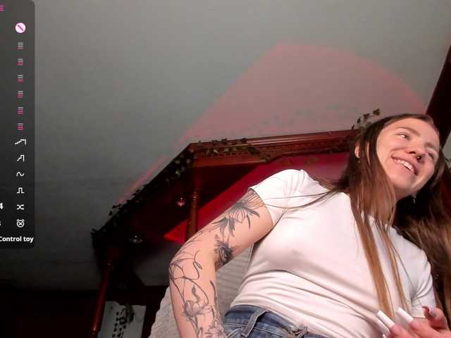 KiraRustle live cam on BongaCams