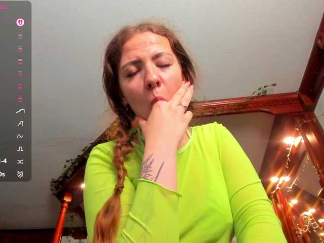 KiraRustle live cam on BongaCams