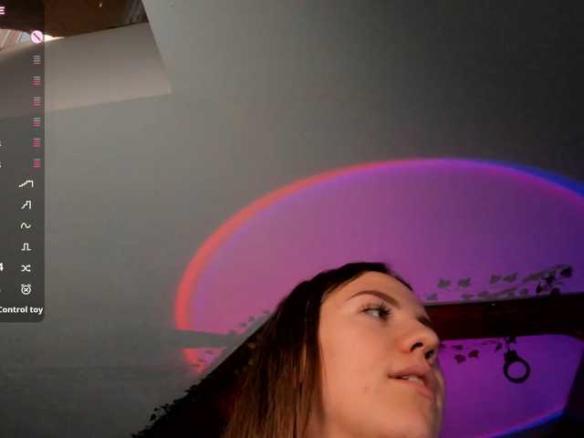 KiraRustle live cam on BongaCams