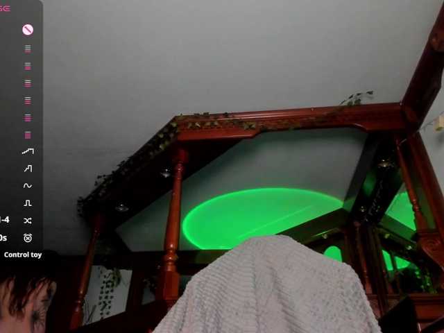 KiraRustle live cam on BongaCams