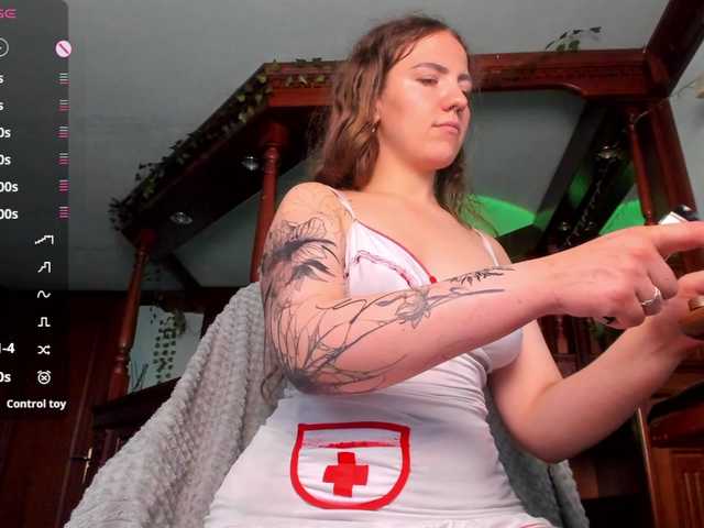 KiraRustle live cam on BongaCams