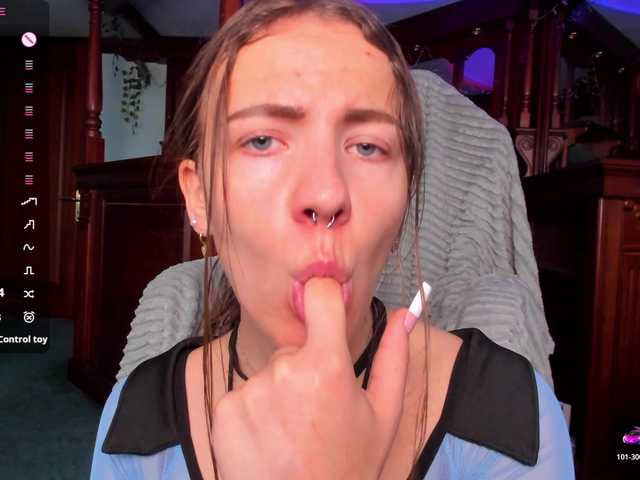 KiraRustle live cam on BongaCams