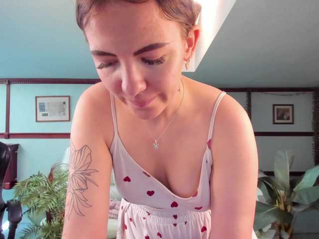 KiraRustle live cam on BongaCams