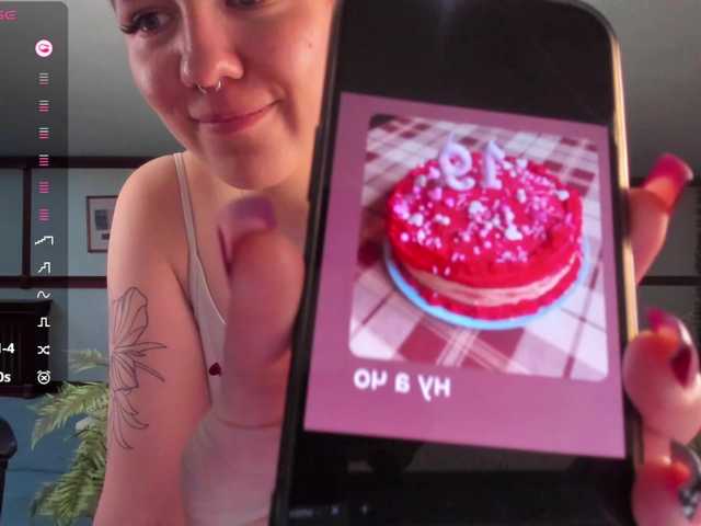 KiraRustle live cam on BongaCams