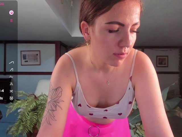 KiraRustle live cam on BongaCams