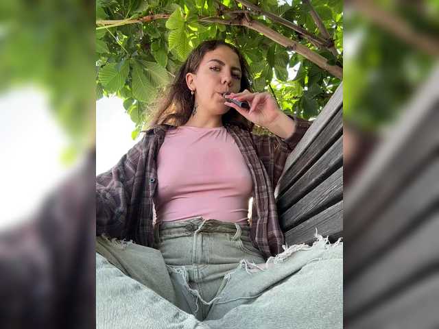 KiraRustle live cam on BongaCams