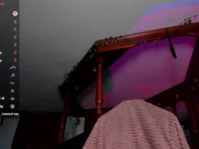 KiraRustle live cam on BongaCams