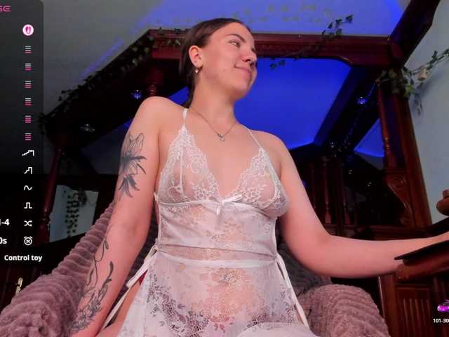 KiraRustle live cam on BongaCams