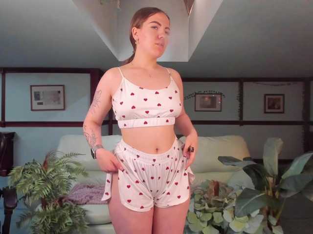 KiraRustle live cam on BongaCams