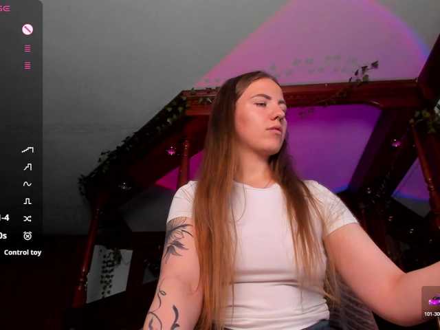 KiraRustle live cam on BongaCams