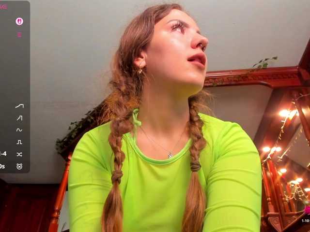 KiraRustle live cam on BongaCams