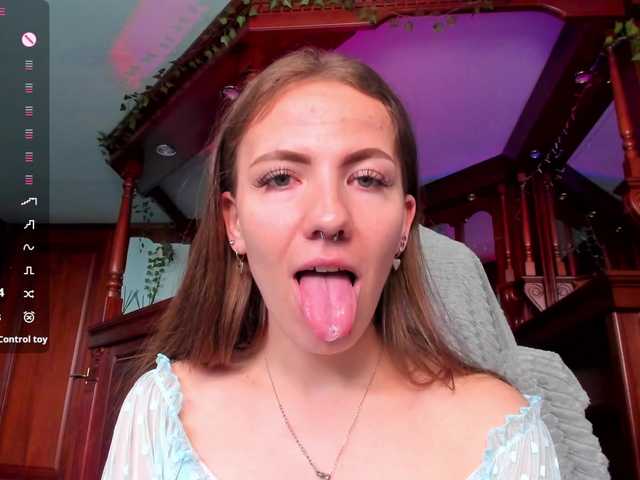 KiraRustle live cam on BongaCams