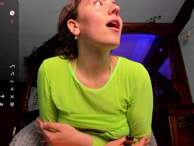KiraRustle live cam on BongaCams