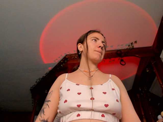 KiraRustle live cam on BongaCams