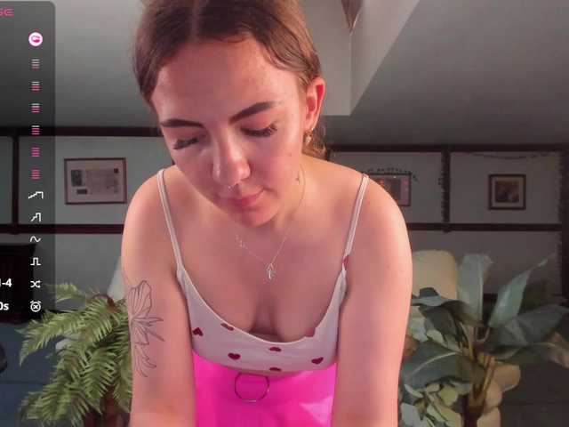 KiraRustle live cam on BongaCams