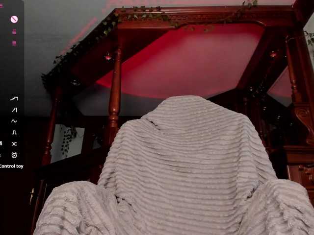 KiraRustle live cam on BongaCams