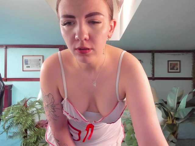 KiraRustle live cam on BongaCams