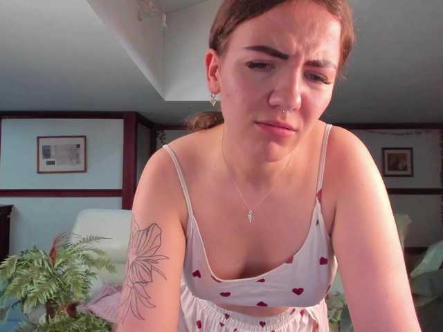 KiraRustle live cam on BongaCams