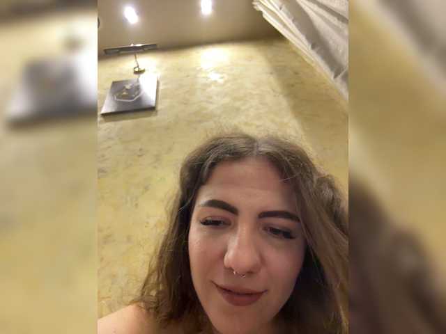 KiraRustle live cam on BongaCams