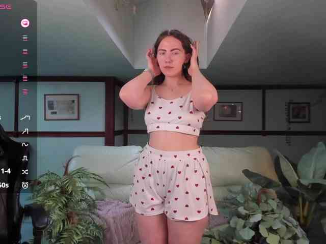 KiraRustle webcam